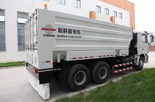 瀝青水泥撒布車(chē)使用在哪些場(chǎng)所？