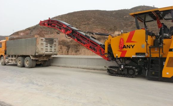 液體撒布車(chē)操作面板使用應(yīng)該注意什么？